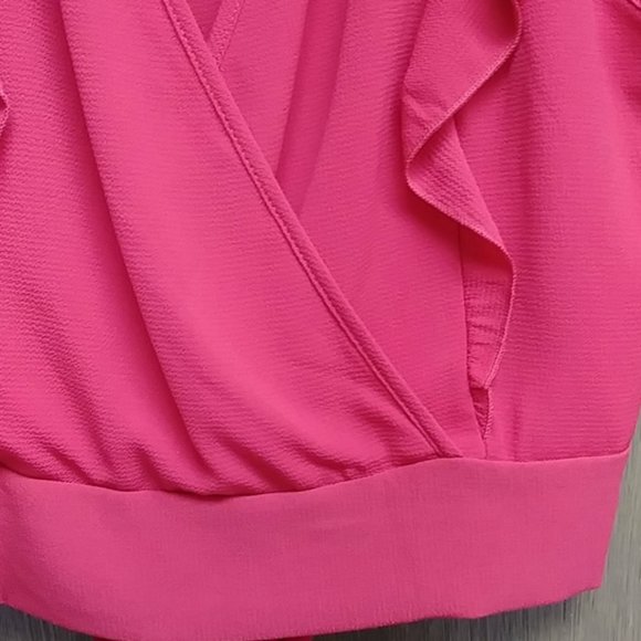 🆕GUESS Red RUFFLED WRAP TOP - Picture 4 of 7